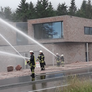 Einsatzabteilung Obertal: Testen der Wasserversorgung am Nationaparkzentrum